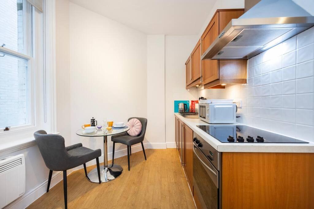 Stylish Studio In Leicester Square Лондон Екстер'єр фото