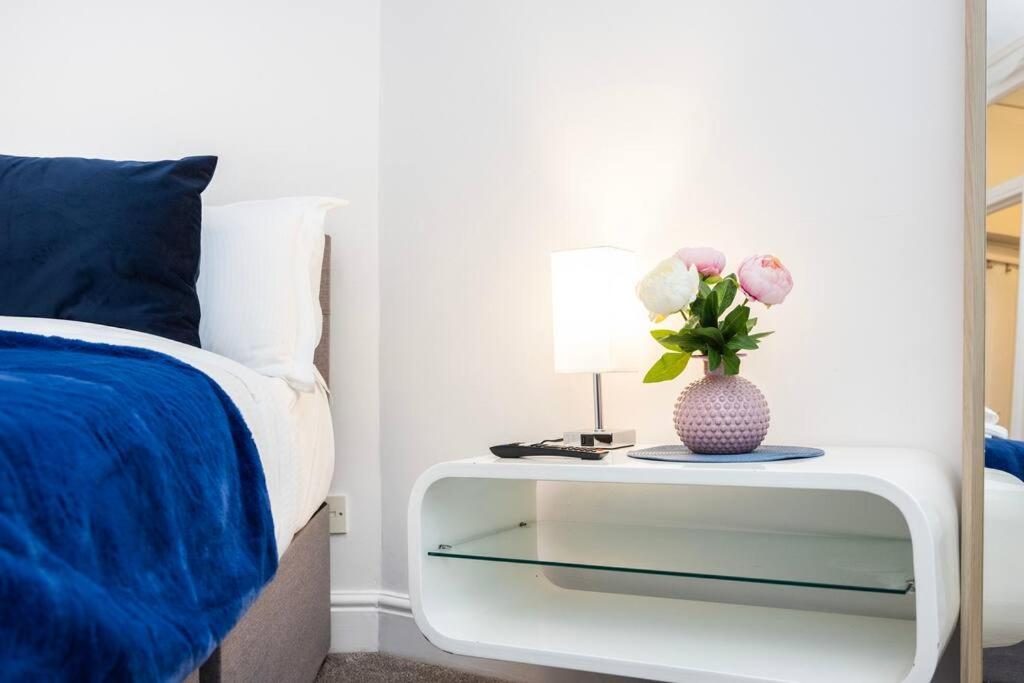 Stylish Studio In Leicester Square Лондон Екстер'єр фото