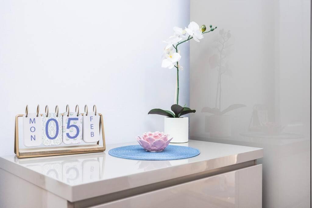 Stylish Studio In Leicester Square Лондон Екстер'єр фото