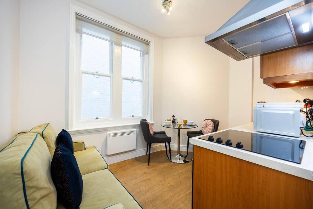 Stylish Studio In Leicester Square Лондон Екстер'єр фото