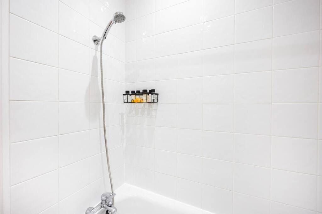 Stylish Studio In Leicester Square Лондон Екстер'єр фото